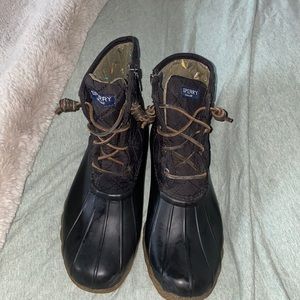 Women’s sperry boots barley worn